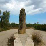 A Terlizzi, in localit� Cappella del Vico, si trova una struttura megalitica che oggi funge da spartitraffico